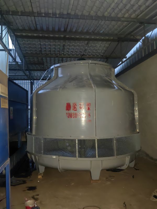 广汉1<strong>200t玻璃钢冷却塔</strong>